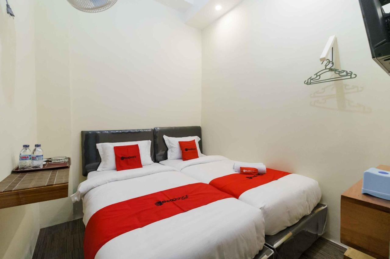 Reddoorz Syariah Near Lubang Jepang Bukittinggi Hotel ภายนอก รูปภาพ