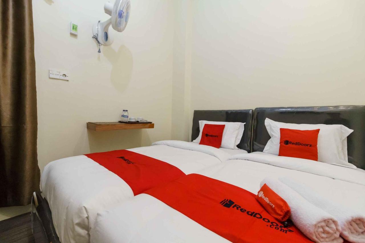 Reddoorz Syariah Near Lubang Jepang Bukittinggi Hotel ภายนอก รูปภาพ
